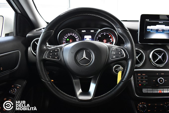 MERCEDES-BENZ A 180 d Sport